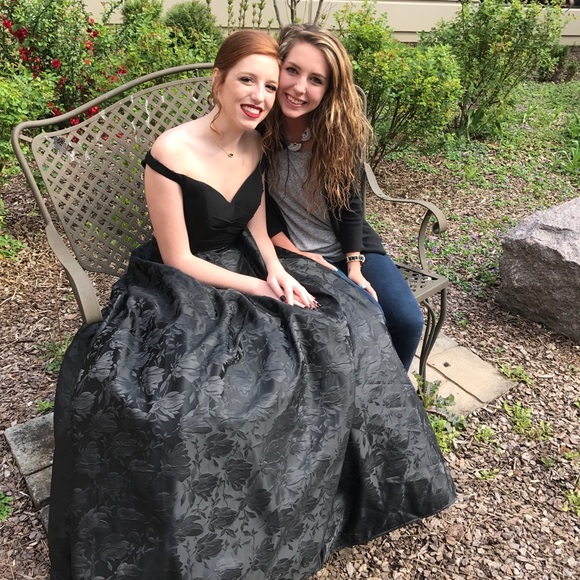 Sherri Hill Prom Dress (Size 6) - Picture 2 of 5